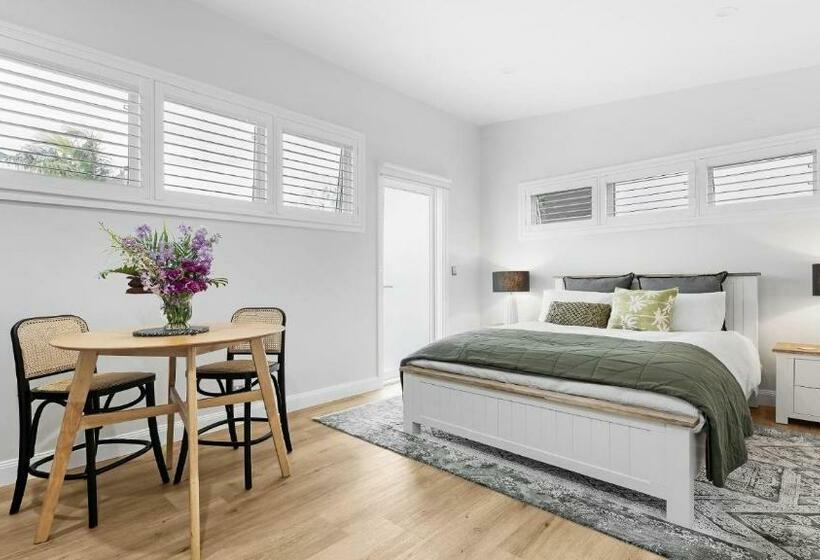 Easy Stroll   Ettalong Beach