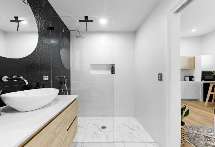 Easy Stroll   Ettalong Beach