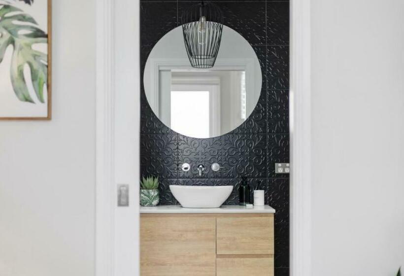 Easy Stroll   Ettalong Beach