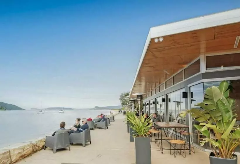 Easy Stroll   Ettalong Beach