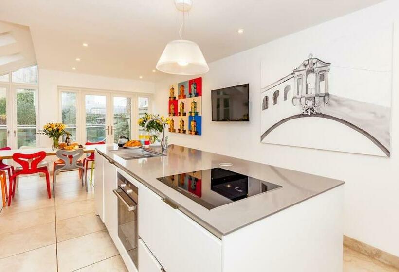 Observatory Retreat Luxury Jericho Townhouse With Parking