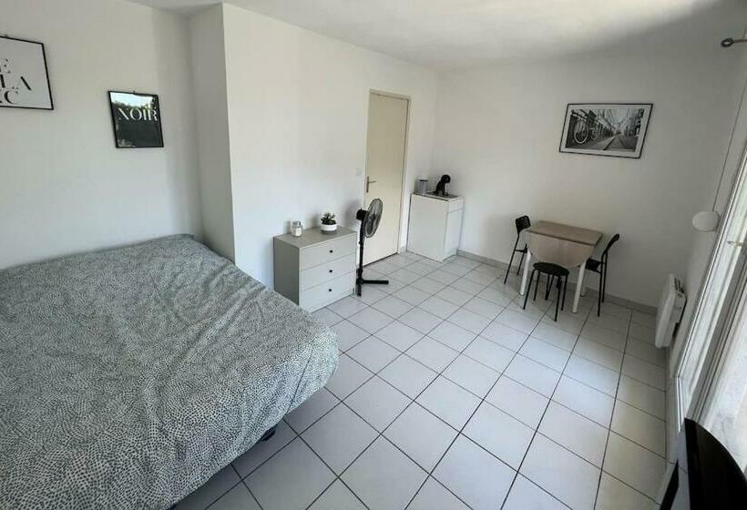 Le Studio 36 à Nîmes, Wifi, Balcon