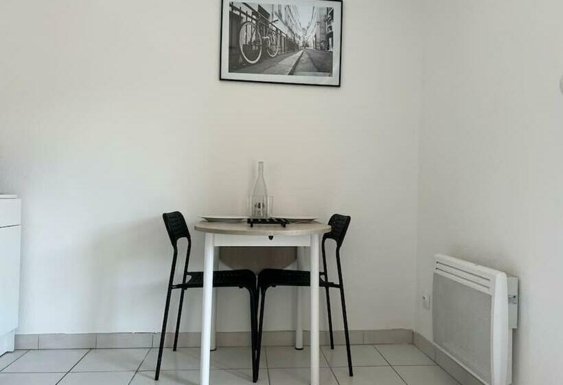 Le Studio 36 à Nîmes, Wifi, Balcon