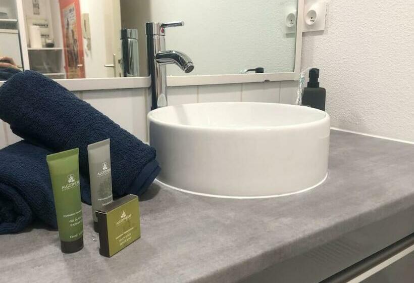 Le Studio 36 à Nîmes, Wifi, Balcon