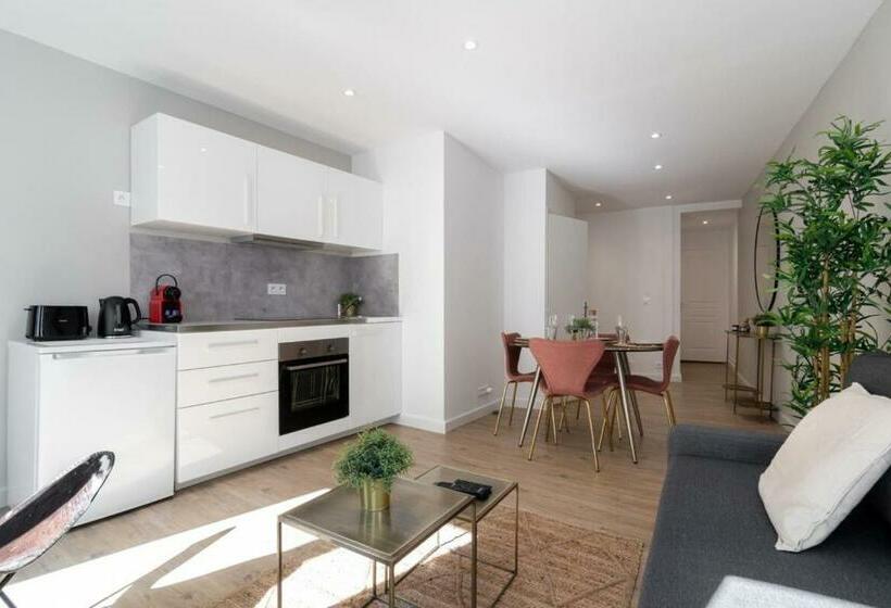 Hypercentre  Apartment In Pedestrian Zone