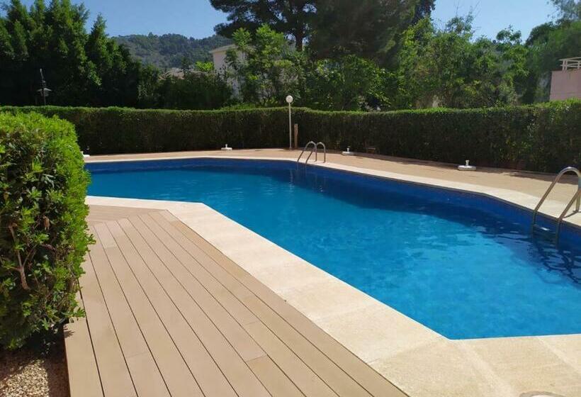 Sommer, Sonne, Strand Und Pool!