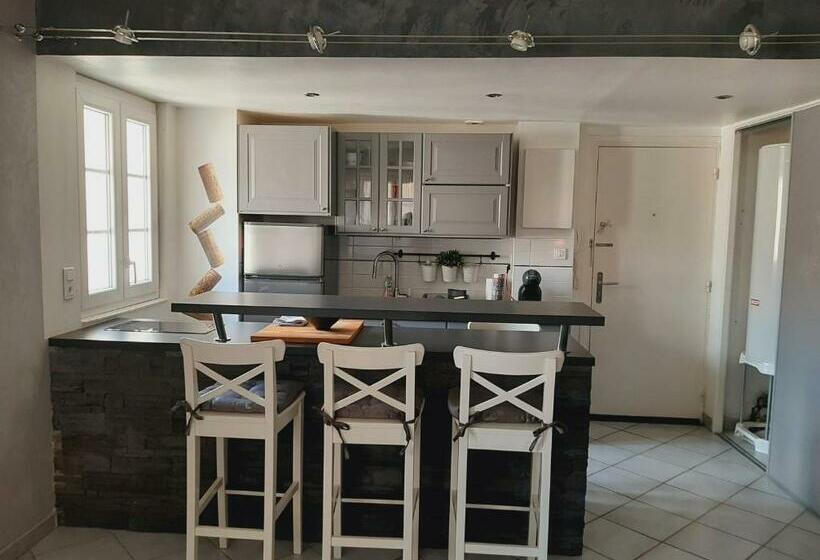 T2 Centre Ville Vue Faron 40m2 En Zone Pietonne 4ème étage