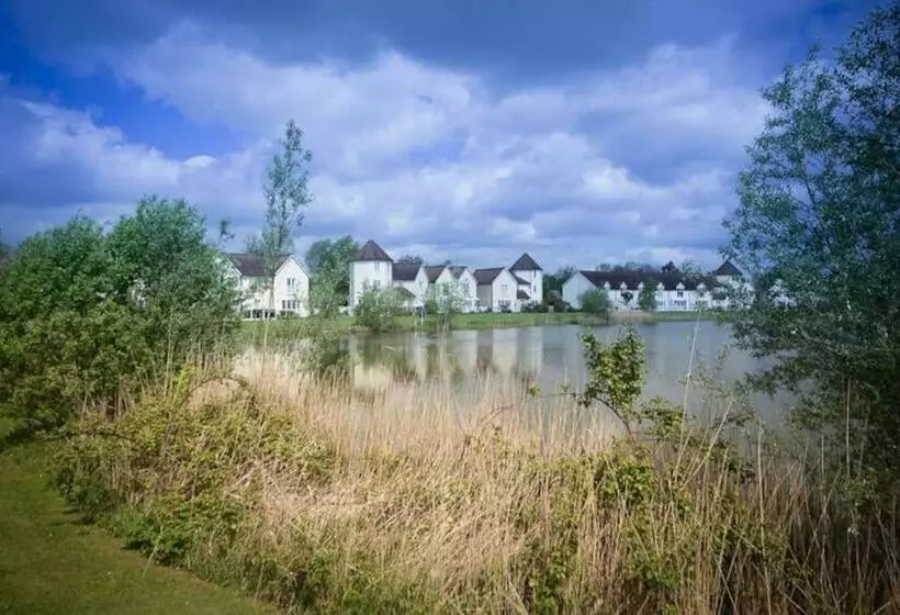 38 Windrush Lake