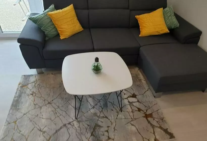 H&h   Tinys Muhr Am See