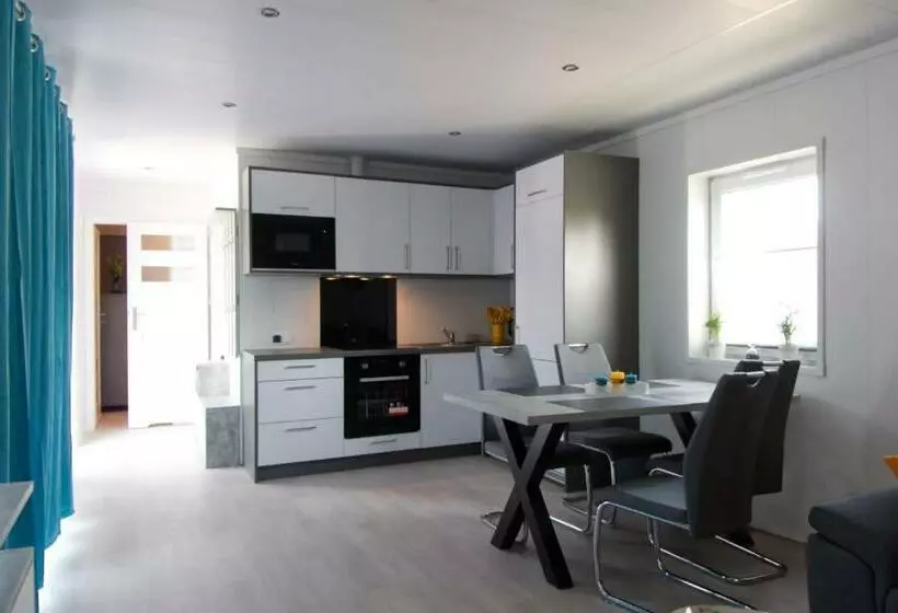 H&h   Tinys Muhr Am See