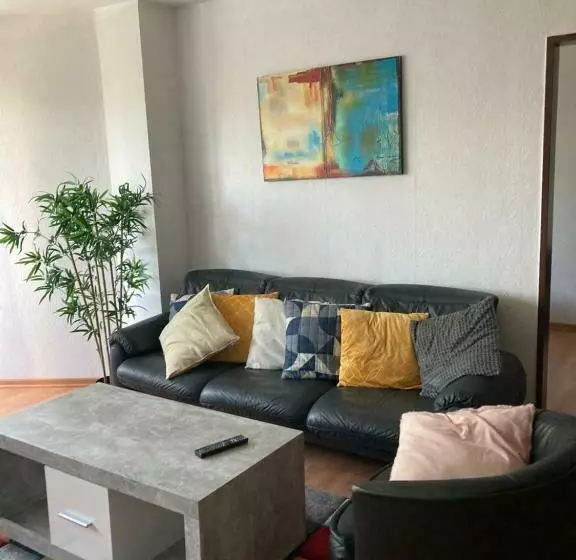 Ruhige Und Erholsame Wohnung Mit Balkon