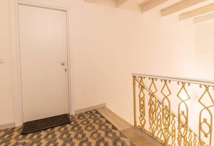 Welcomely   Xenia Boutique