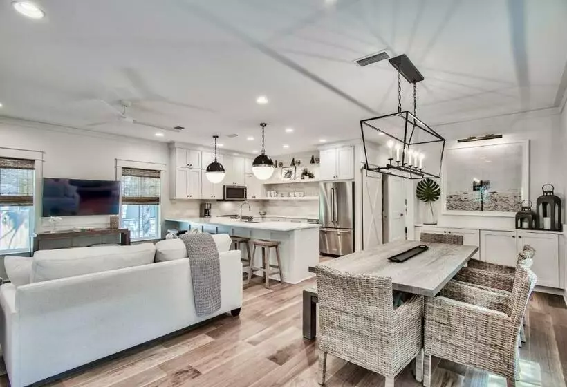 821pb Magnolia Cottages By The Sea  Cruis N & Sail N