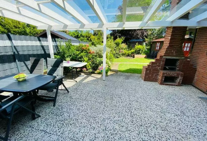 Ferienhaus An Der Küste Im Luftkurort Hage