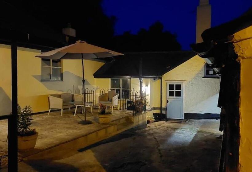 Wellington Farm Devon Near Sidmouth Beach & Aonb  Dog Friendly