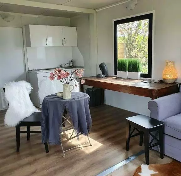 Houten Huisje Tussen Paarden