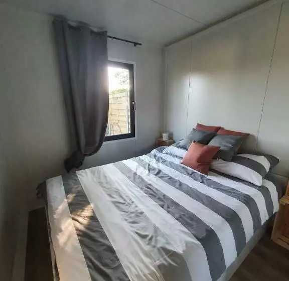 Houten Huisje Tussen Paarden