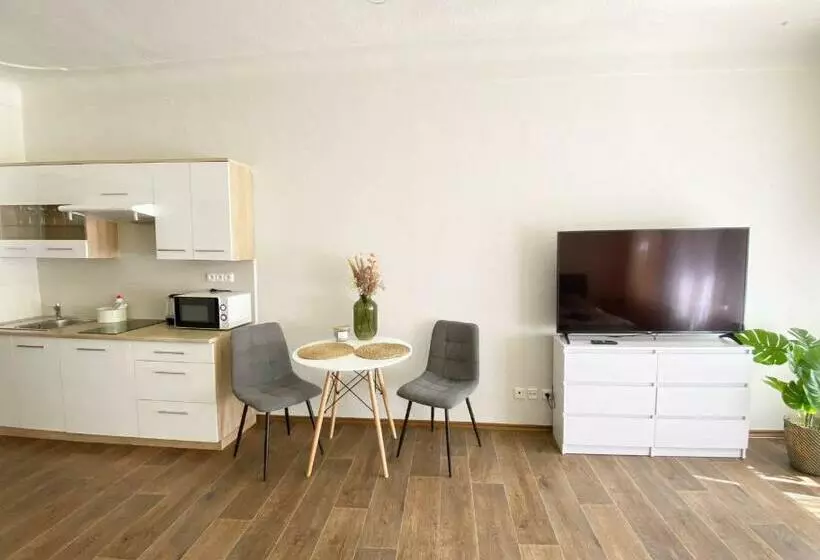 Kovarik Apartments I
