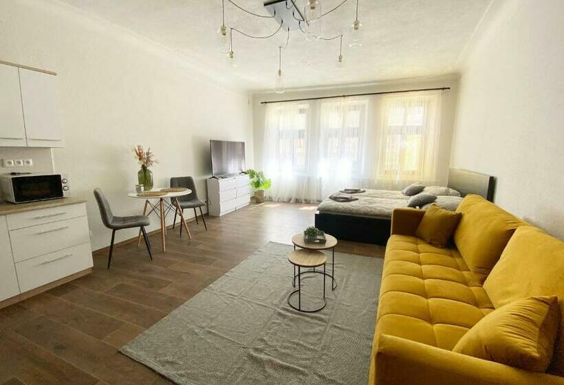 Kovarik Apartments I