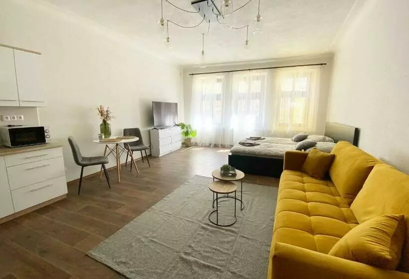 Kovarik Apartments I