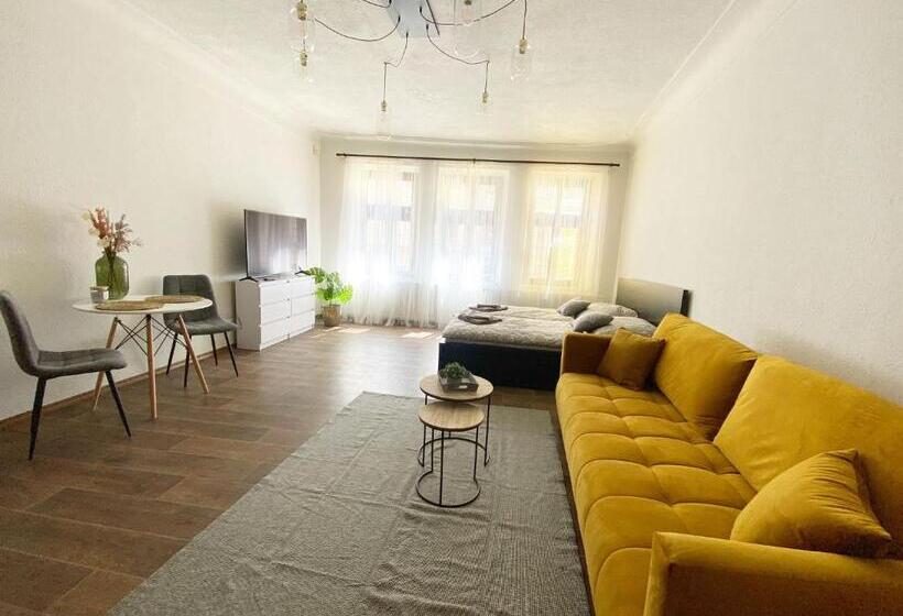 Kovarik Apartments I