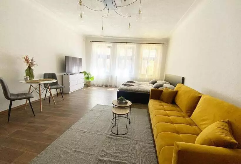 Kovarik Apartments I