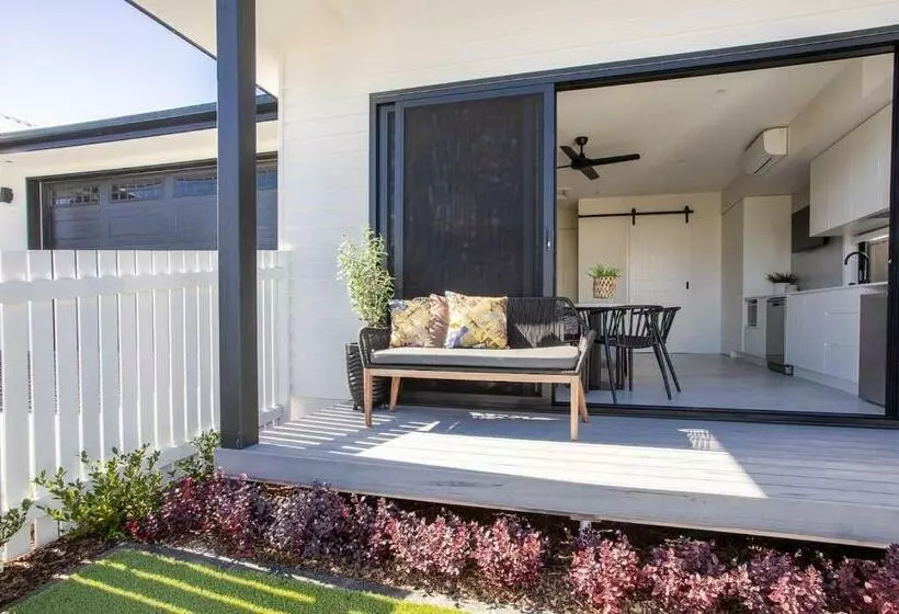 Sailfish Studio   Beachside Private Access Granny Flat By Uholiday