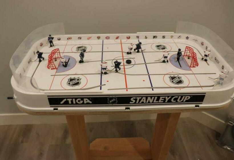 Ski In Ski Out With Huge Game Room And Hot Tub