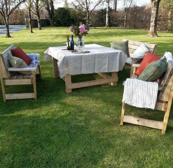 Yellow Heights Country House