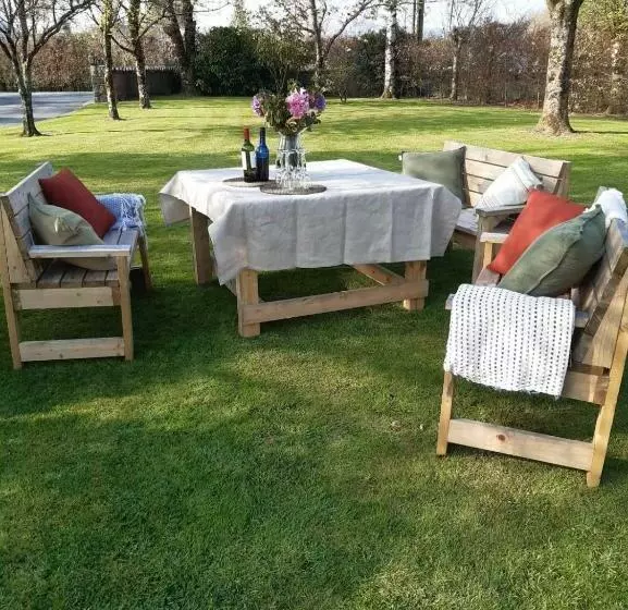 Yellow Heights Country House