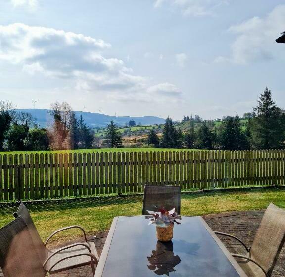 Yellow Heights Country House