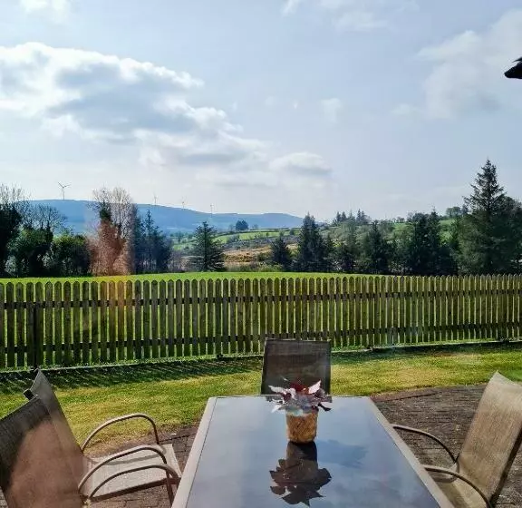 Yellow Heights Country House