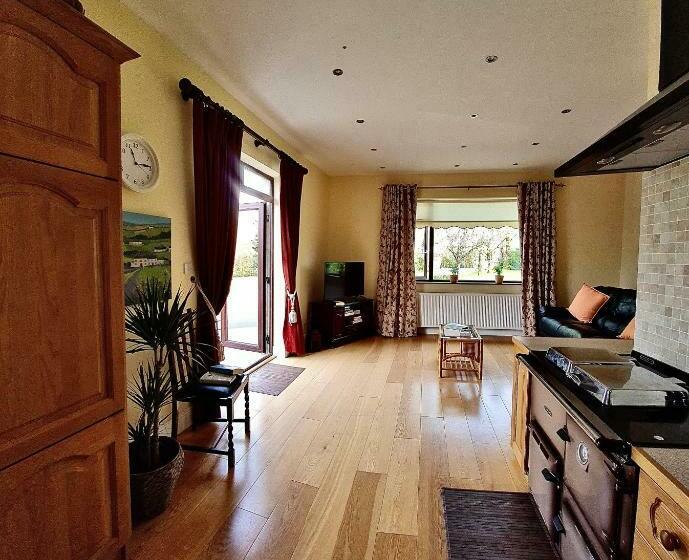 Yellow Heights Country House