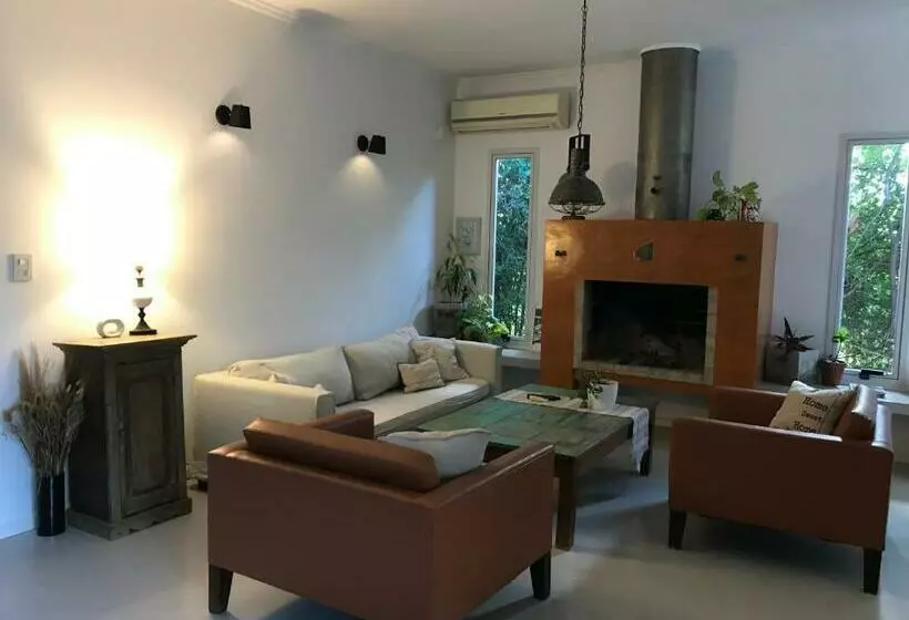 Casona Alegre Con Pileta Y Patio