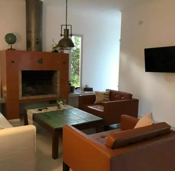 Casona Alegre Con Pileta Y Patio