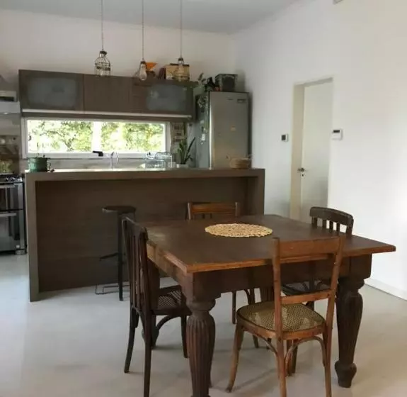 Casona Alegre Con Pileta Y Patio
