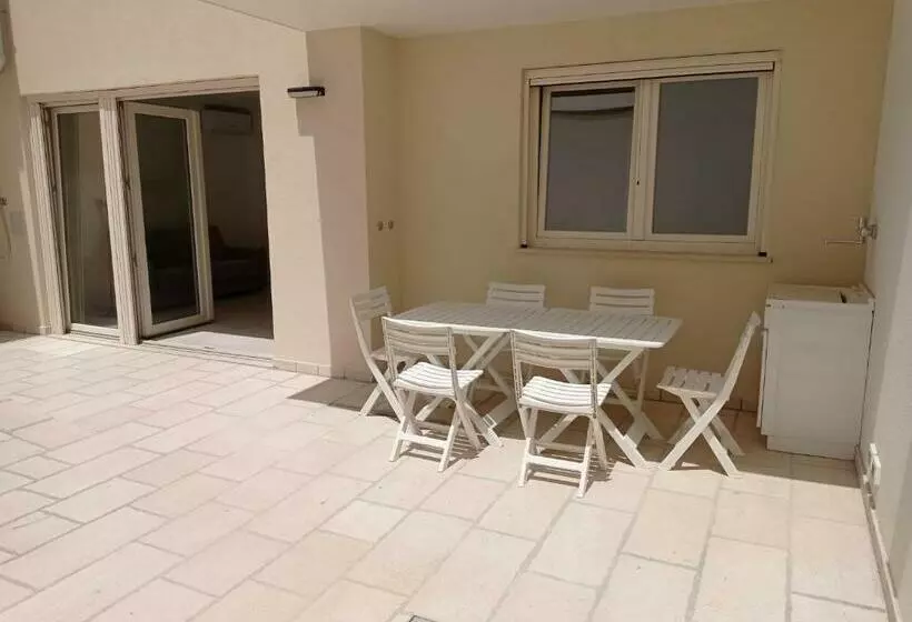 Gelsimori Apartments