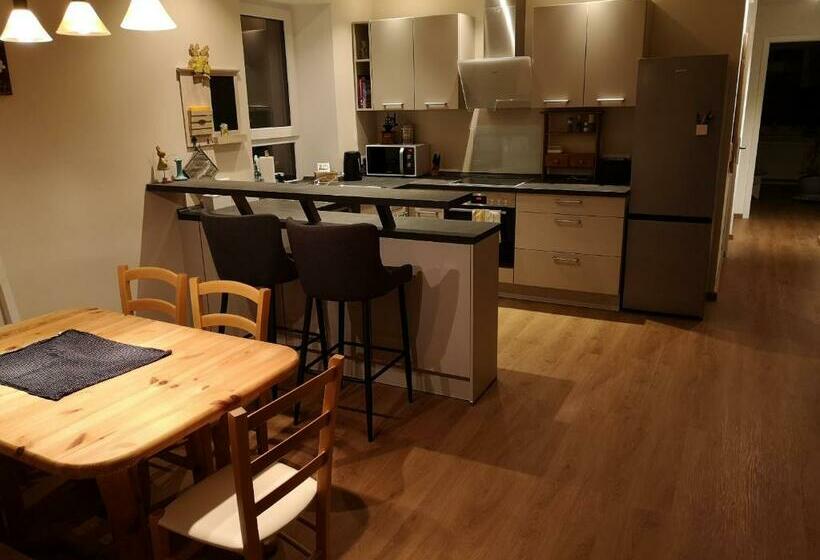 Gemütliches Sandsteinhaus