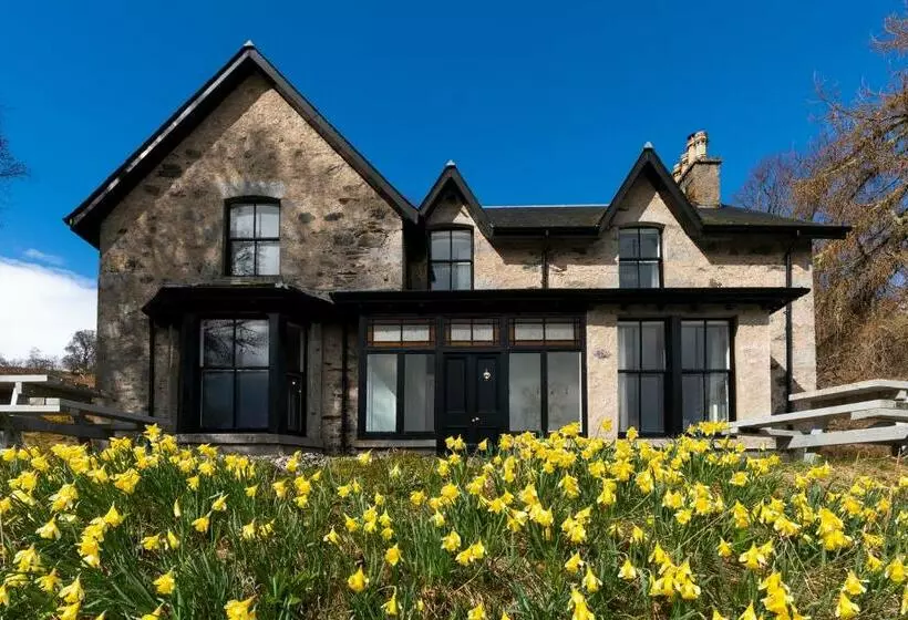 Inverpattack Lodge
