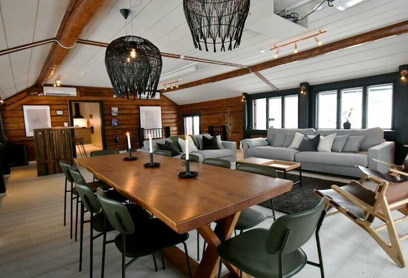 Skars Lodge / North Mountain Lodge