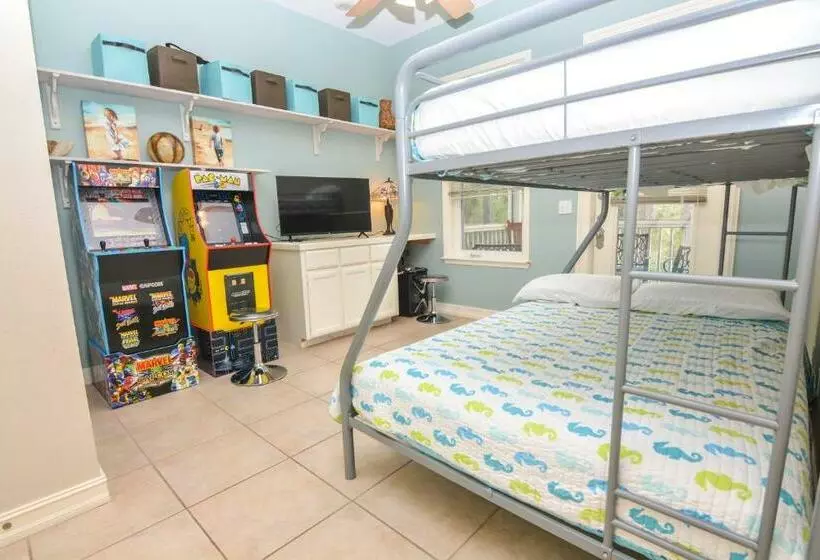 This Is It! 6 Rooms! Bay Views, Pool, Games, Bikes & More, Sleeps 17!