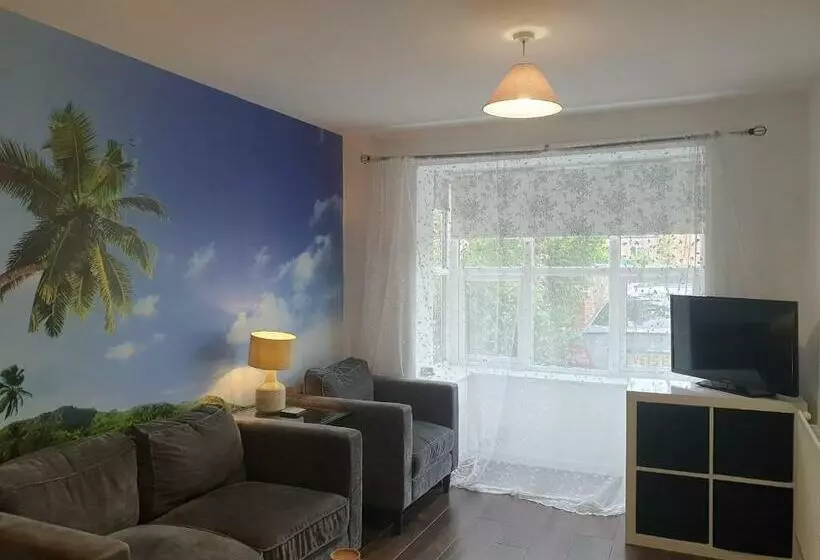 Brumstay Uk   4 Bedrooms House With Garden, Parking And Fibre Broadband With Speed Upto 250mbps