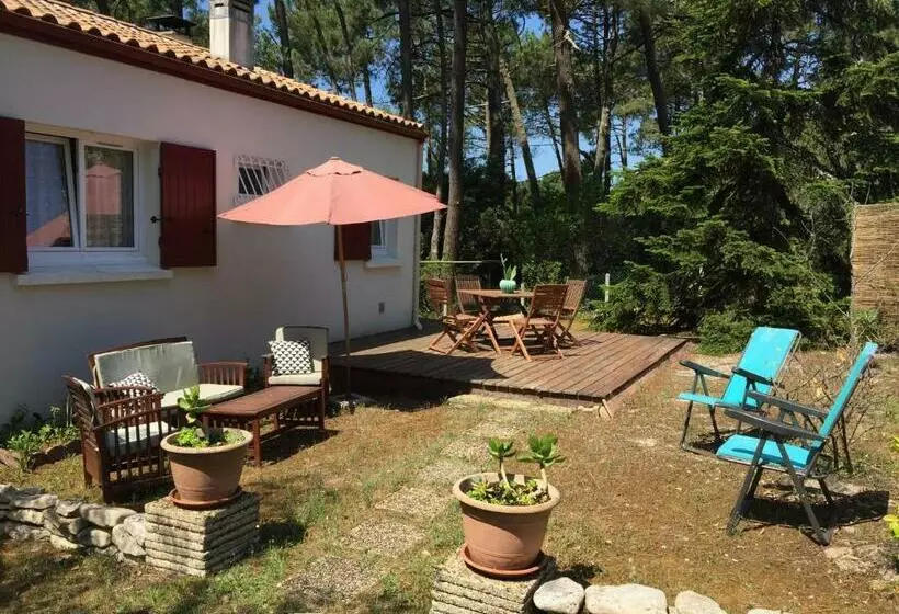 Maison Chaleureuse Climatisée à Maubuisson, Proche Lac