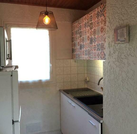 Maison Chaleureuse Climatisée à Maubuisson, Proche Lac