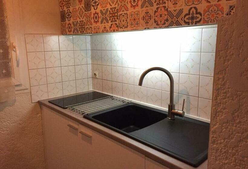 Maison Chaleureuse Climatisée à Maubuisson, Proche Lac