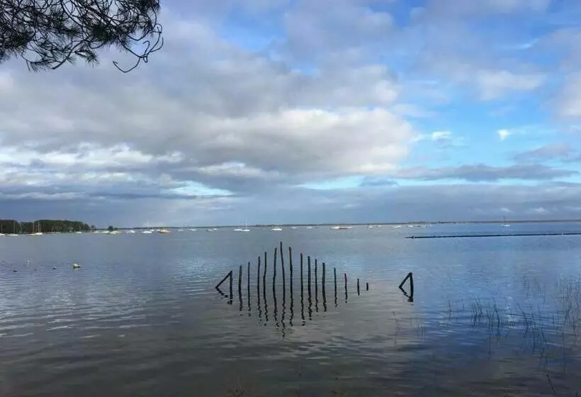Maison Chaleureuse Climatisée à Maubuisson, Proche Lac