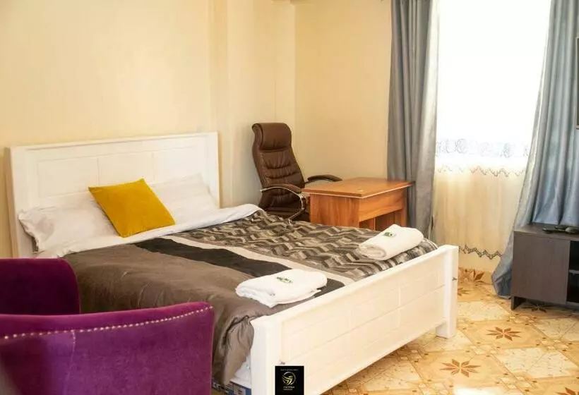 Mountain View Apartment At Ahadi Flats Netflix,parking And Internet