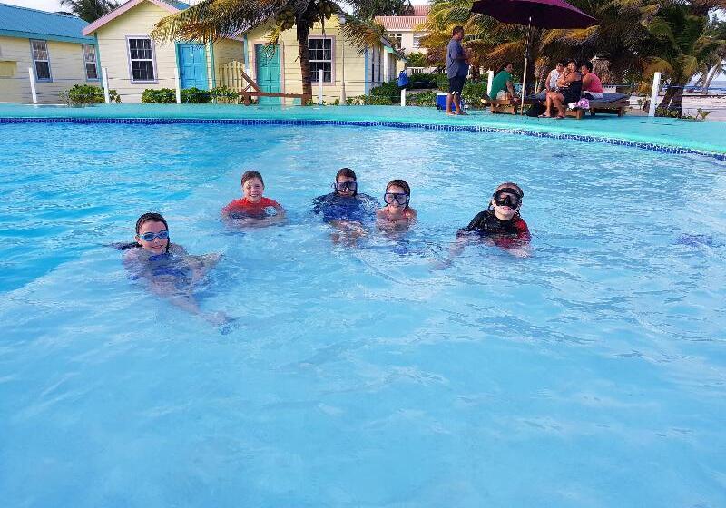 فندق Royal Caribbean Resort