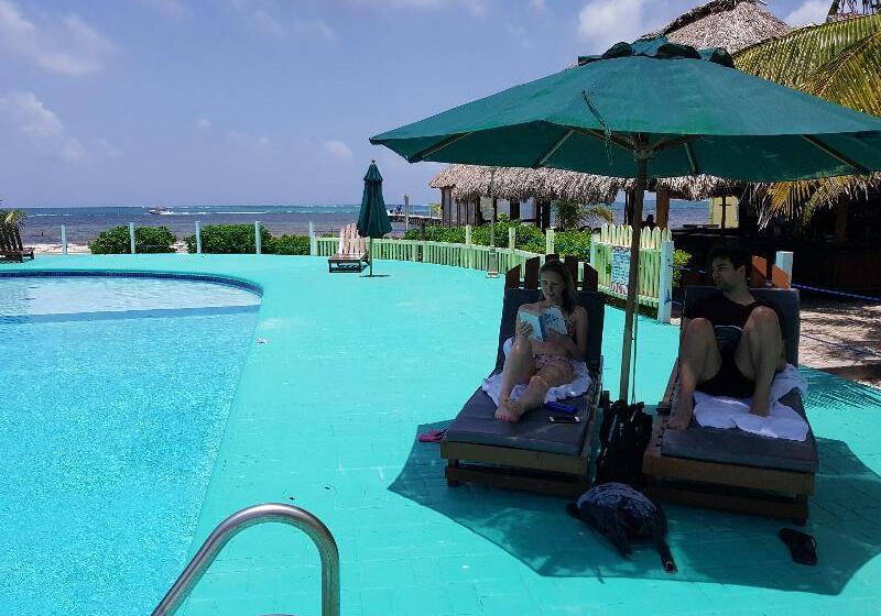 فندق Royal Caribbean Resort