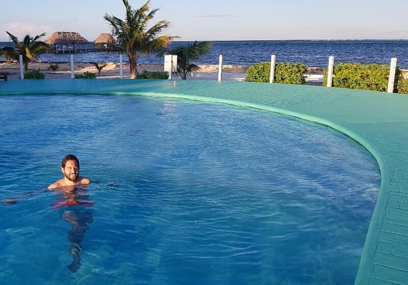 فندق Royal Caribbean Resort